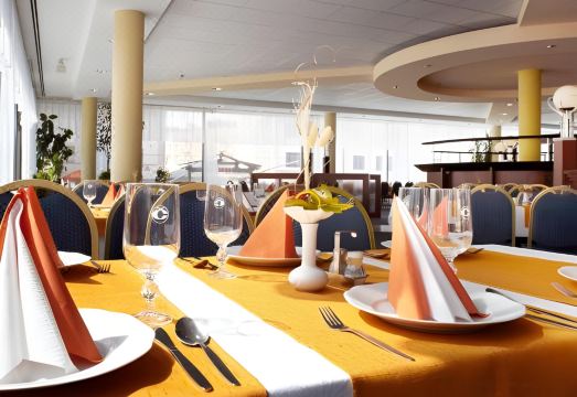 2. 호텔 세르니고브..