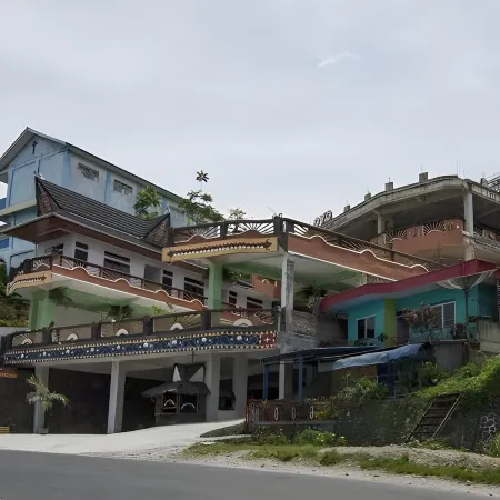 3 Berastagi Hotel