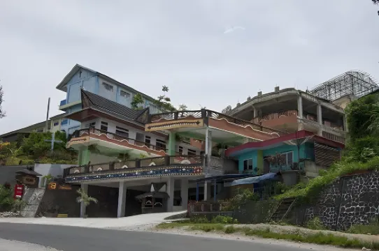 3 Berastagi Hotel