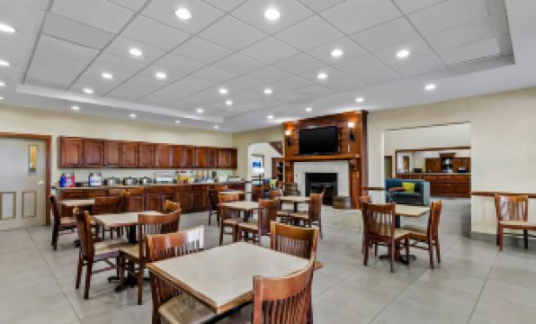 Country Inn & Suites by Radisson, Princeton, WV