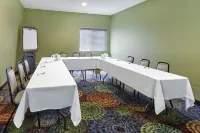 Holiday Inn Express & Suites Chicago-Libertyville Hotels in Mundelein