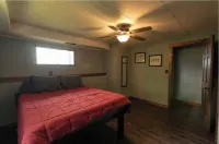 Cozy cabin high above the Mississippi w/firepit & free wood- Incredible views!!!