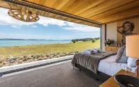 Waiheke Island Coastal Retreat