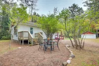 Peaceful Saint Germain Home w/ Fire Pit! - parking