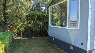 Chalet with Garden, Views, Wifi, Leeuwarden Franeker Harlingen Hotels in 