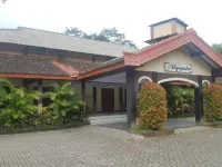 Graha Hayam Wuruk Hotel & Convention Hotels in Pagerwojo