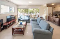 Eugenias Getaway by the Sea - Diminio Escape فنادق في Kato Diminio