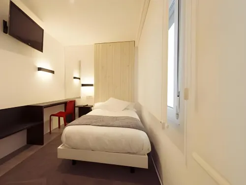 Hotel Lois - 2 ดาว
