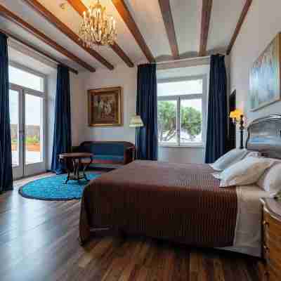 Hotel Roger de Flor by Seleqtta Rooms