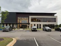 Bentonville Fall Retreat • Trails, Festivals & Luxury Comfort