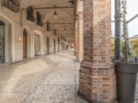 [Piazza Martiri]-In pieno centro sotto al Castello Hotels in Carpi