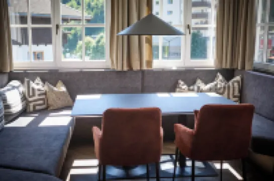 The Poolhouse Boutique Lodge