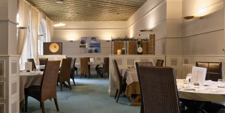 Hôtel Logis le Bourbon Отели в г. Сен-Жюльен-Шаптёй