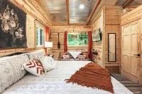 Cozy Cove Cabin the Perfect Ozark Retreat!