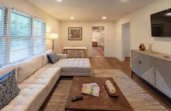 4 Br Sleeps 10 Near Uga & Downtown