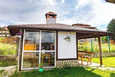 Cozy Villa Retreat in Cigov Chark Отели в г. Батак