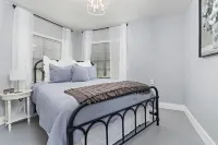3-bedroom house with lots of parking