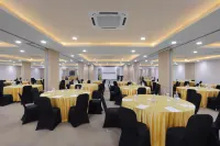 Harper Cikarang by ASTON - servizio colazione