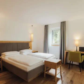 Waldrast - Forestside Living