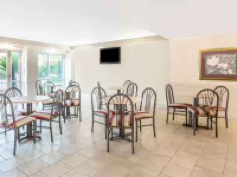 Ramada by Wyndham Luling Hotels in Luling