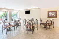 Ramada by Wyndham Luling