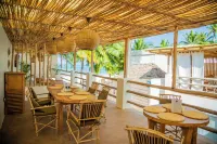 Boho Boutique Hotel - Beachfront , Adults Only , Private Pool - Pysäköinti