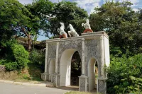 Sky Natural Museum Hotels in Sopetran