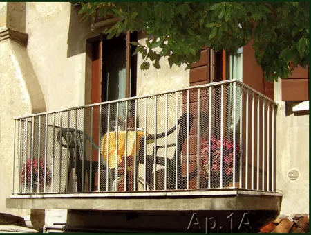 'Palazzo Rossi' Apartment 1A in the old town with balcony, FREE PARKING and WiFi