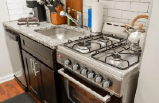 Chic and Cozy Getaway near Loyola Park