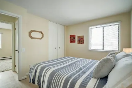 Beautifully remodeled 2 bed 104 Berkley Verona #6 Отели в г. Верона