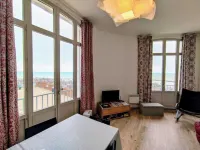 Vue Panoramique sur la mer et les Falaises