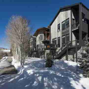 Modern Escape on the Blue Hotel Exterior