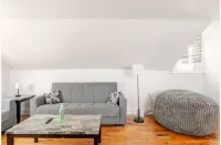 Cozy Apartment in Ypsi with Wi-Fi