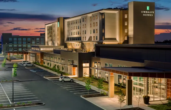 諾布爾斯維爾印第安納波利斯希爾頓大使套房酒店及會議中心