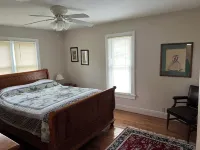 Charming 4-bedroom house with WiFi and AC in Branchport