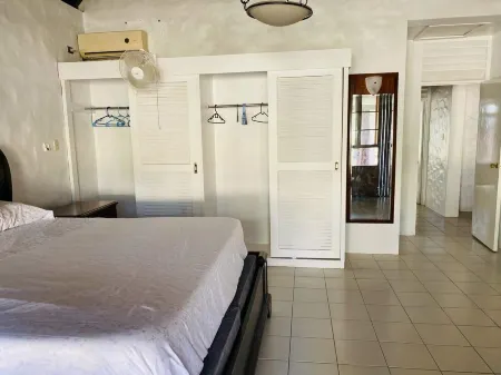 Exquisite 3 Bedroom Villa at Pacific Harbor, Fiji Отели рядом с достопримечательностью «Palm Beach»