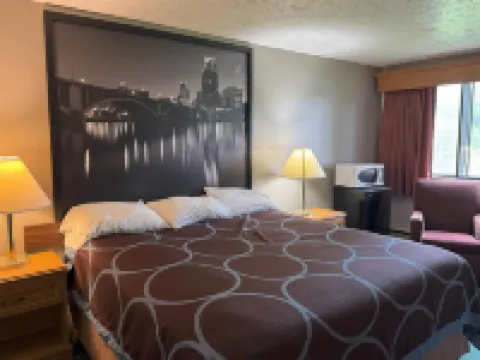 Super 8 by Wyndham Chaska チャスカのホテル