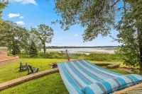 Lakeside Log Cabin w/Firepit, Dock, King Bed, Game Room, Scenic Relaxation