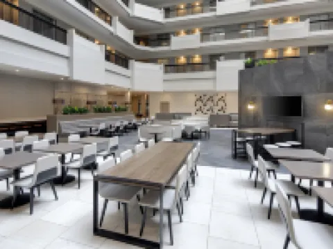 Embassy Suites by Hilton Atlanta Perimeter Center Hotels in Dunwoody