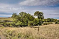 Farmhouse in Country Setting Near Gravity Hill - parking