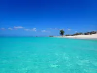 Breezy, eco-friendly, with pool and lagoon view