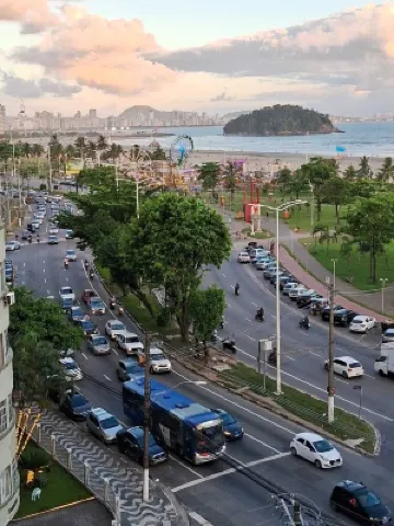 3 Bedroom Apartment Facing Itararé Beach / SV