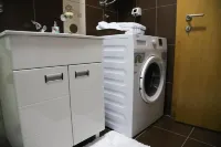 1-bedroom apartment in tranquil Vrnjačka Banja with AC, WiFi Hotel di Vrnjacka Banja