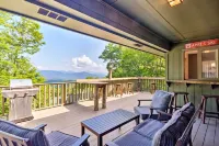 Cabin w/ Fireplace & Mountain Views: 5 Mi to Boone - Wifi