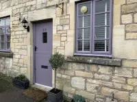 Beautiful weavers cottage, views and garden Hotels in 