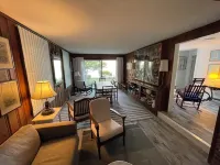 Charming 3-bedroom cottage in Westerly footsteps from the water