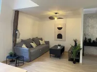 Atelier d'Arches, charming 2-bedroom apartment for 4 people in a beautiful historic building