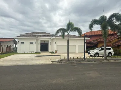 Amazing House in Pedasi with Pool and Beautiful Views Отели в г. 