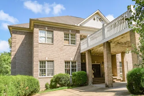 Entire 1st floor guest suite on 50 acres +pool+ tennis