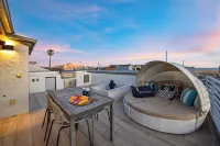 200 East Balboa Oceanview Rooftop Steps to Sand, Pier, Boardwalk & Dining